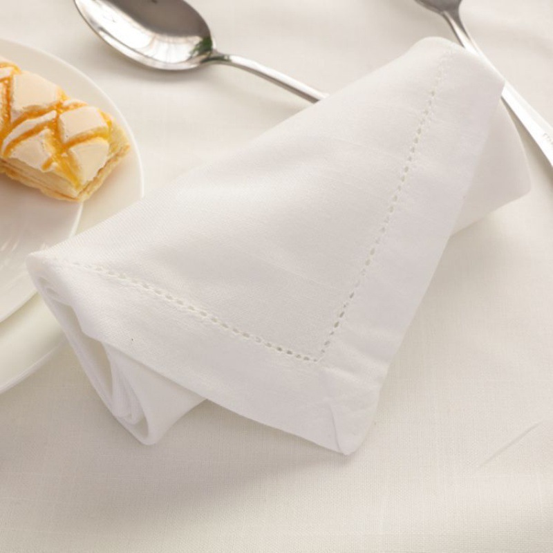 Роскошная квадратная салфетка  – обзор и цена Monogrammed Handkerchief