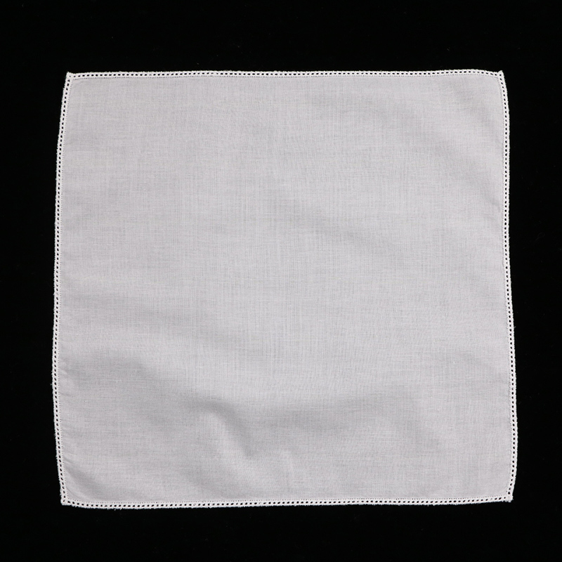 C005 Белые хлопковые кружевные – обзор и цена Monogrammed Handkerchief