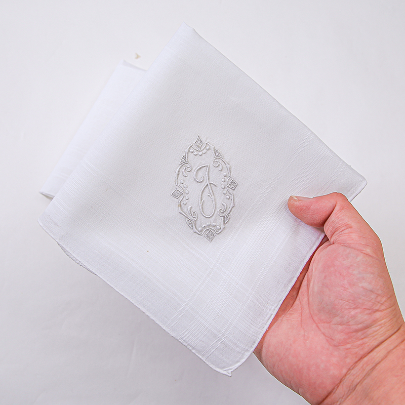Набор из 2 предметов роскошный – обзор и цена Monogrammed Handkerchief